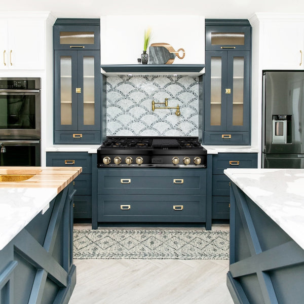 ZLINE Autograph Edition 48 in. Legacy Gas Rangetop with 7 Burners and Porcelain Cooktop in Black Stainless Steel with Polished Gold Accents, Open Box-Good Condition