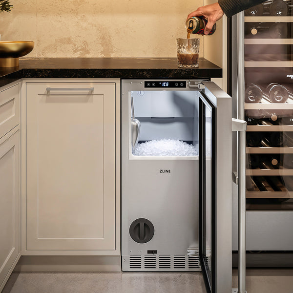 ZLINE 15 in. Touchstone Nugget Ice Maker with Drain Pump and Solid Stainless Steel Door (INGD-ST-15)