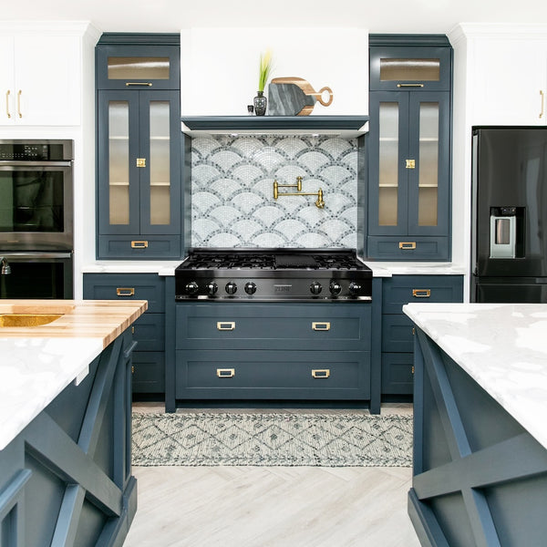 ZLINE Autograph Edition 48 in. Legacy Gas Rangetop with 7 Burners and Porcelain Cooktop in Black Stainless Steel with Polished Gold Accents, Open Box-Great Condition